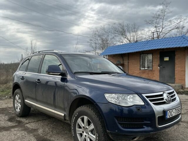 Синий Фольксваген Туарег, объемом двигателя 3 л и пробегом 350 тыс. км за 6200 $, фото 1 на Automoto.ua
