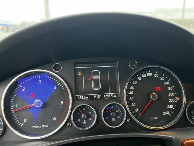 Синий Фольксваген Туарег, объемом двигателя 3 л и пробегом 430 тыс. км за 6008 $, фото 7 на Automoto.ua