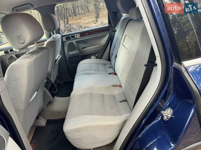 Синий Фольксваген Туарег, объемом двигателя 3.6 л и пробегом 353 тыс. км за 11000 $, фото 12 на Automoto.ua