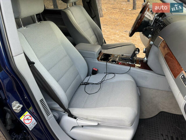 Синий Фольксваген Туарег, объемом двигателя 3.6 л и пробегом 353 тыс. км за 11000 $, фото 17 на Automoto.ua