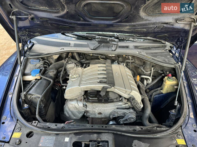 Синий Фольксваген Туарег, объемом двигателя 3.6 л и пробегом 353 тыс. км за 11000 $, фото 20 на Automoto.ua