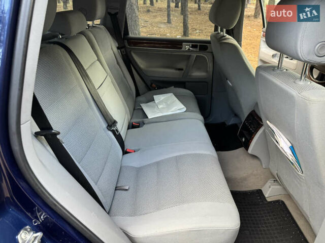 Синий Фольксваген Туарег, объемом двигателя 3.6 л и пробегом 353 тыс. км за 11000 $, фото 14 на Automoto.ua