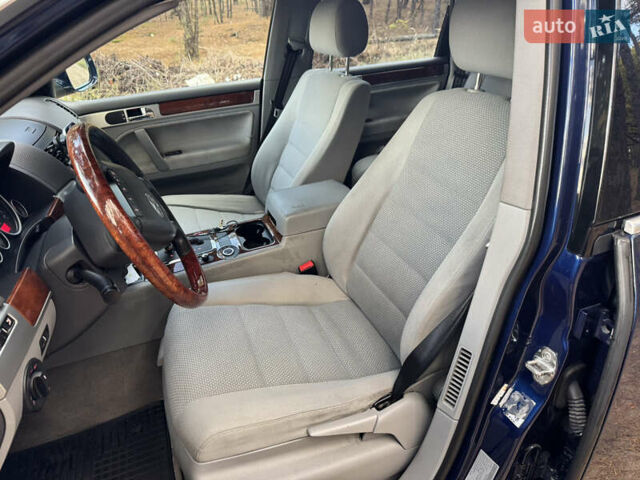 Синий Фольксваген Туарег, объемом двигателя 3.6 л и пробегом 353 тыс. км за 11000 $, фото 10 на Automoto.ua