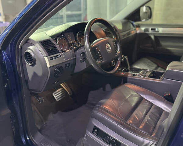 Синій Фольксваген Туарег, об'ємом двигуна 3 л та пробігом 286 тис. км за 14200 $, фото 7 на Automoto.ua