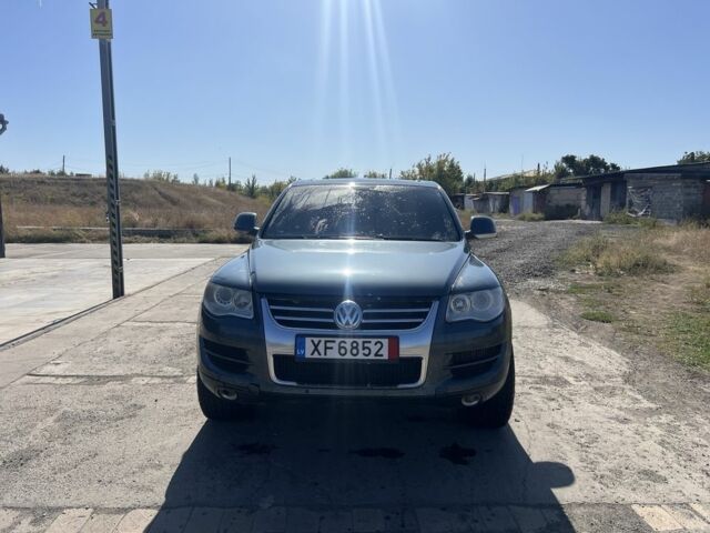 Синий Фольксваген Туарег, объемом двигателя 2.5 л и пробегом 294 тыс. км за 6000 $, фото 1 на Automoto.ua