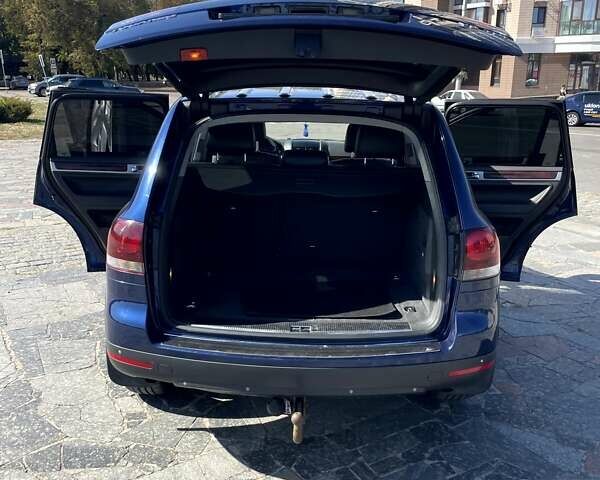 Синий Фольксваген Туарег, объемом двигателя 2.97 л и пробегом 246 тыс. км за 13000 $, фото 19 на Automoto.ua