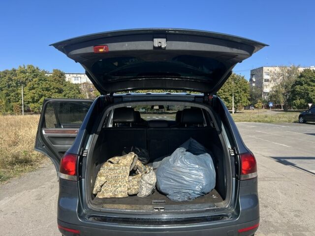 Синий Фольксваген Туарег, объемом двигателя 2.5 л и пробегом 294 тыс. км за 6000 $, фото 9 на Automoto.ua