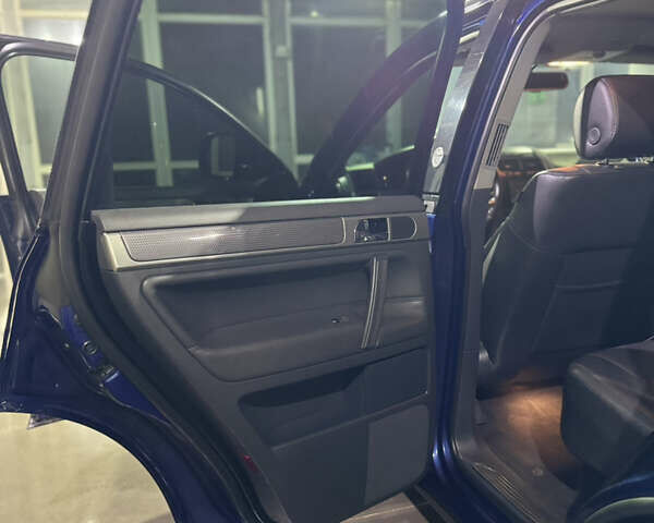 Синій Фольксваген Туарег, об'ємом двигуна 3 л та пробігом 286 тис. км за 14200 $, фото 8 на Automoto.ua