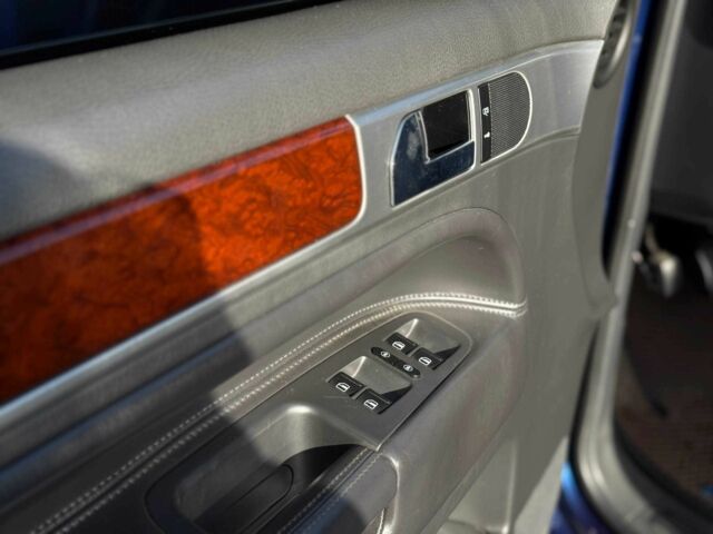 Синій Фольксваген Туарег, об'ємом двигуна 4.9 л та пробігом 259 тис. км за 13499 $, фото 12 на Automoto.ua