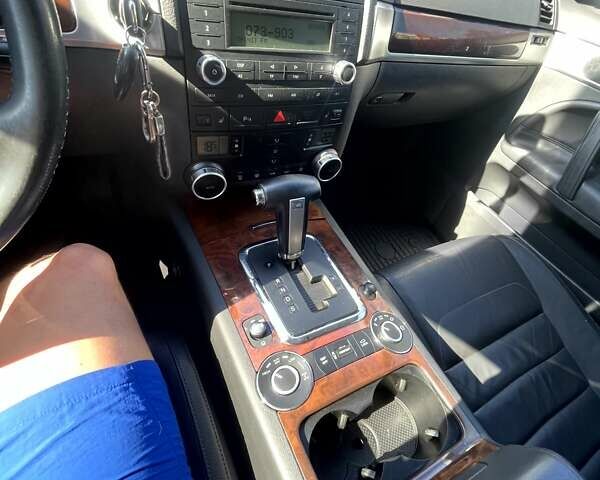 Синий Фольксваген Туарег, объемом двигателя 2.97 л и пробегом 246 тыс. км за 13000 $, фото 25 на Automoto.ua