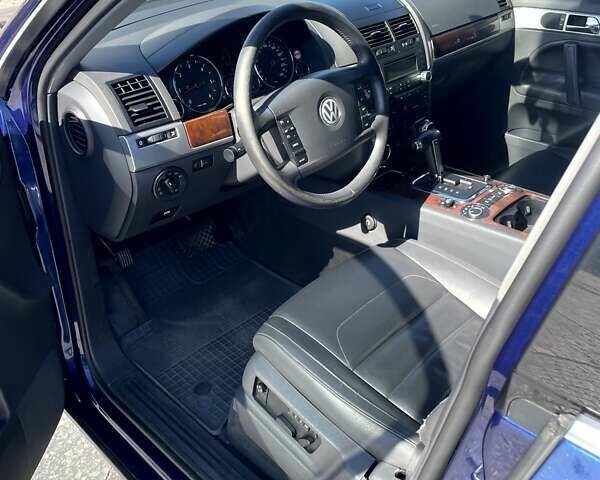 Синий Фольксваген Туарег, объемом двигателя 2.97 л и пробегом 246 тыс. км за 13000 $, фото 13 на Automoto.ua