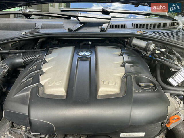 Синий Фольксваген Туарег, объемом двигателя 3 л и пробегом 386 тыс. км за 12300 $, фото 14 на Automoto.ua