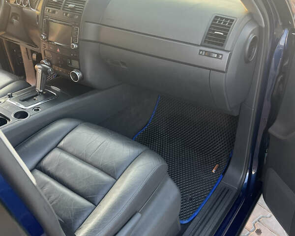 Синий Фольксваген Туарег, объемом двигателя 3 л и пробегом 235 тыс. км за 11100 $, фото 10 на Automoto.ua