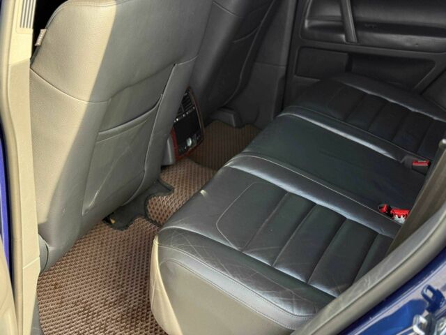 Синій Фольксваген Туарег, об'ємом двигуна 4.9 л та пробігом 259 тис. км за 13499 $, фото 13 на Automoto.ua