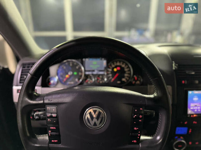 Синій Фольксваген Туарег, об'ємом двигуна 3 л та пробігом 286 тис. км за 14200 $, фото 14 на Automoto.ua