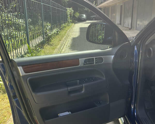 Синий Фольксваген Туарег, объемом двигателя 3 л и пробегом 386 тыс. км за 12300 $, фото 9 на Automoto.ua