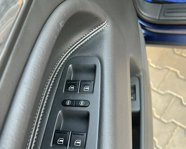 Синий Фольксваген Туарег, объемом двигателя 3 л и пробегом 235 тыс. км за 11100 $, фото 12 на Automoto.ua