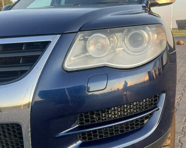 Синий Фольксваген Туарег, объемом двигателя 3 л и пробегом 235 тыс. км за 11100 $, фото 3 на Automoto.ua