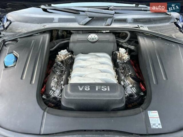 Синий Фольксваген Туарег, объемом двигателя 4.16 л и пробегом 385 тыс. км за 8500 $, фото 8 на Automoto.ua