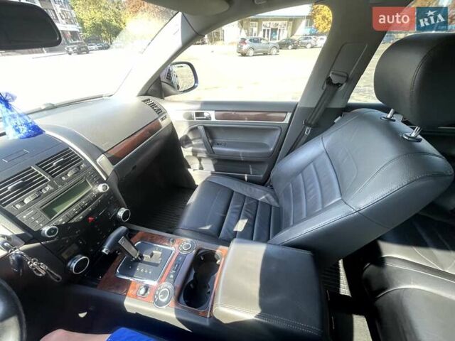 Синий Фольксваген Туарег, объемом двигателя 2.97 л и пробегом 246 тыс. км за 13000 $, фото 22 на Automoto.ua