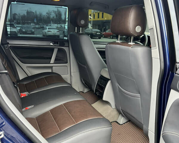 Синій Фольксваген Туарег, об'ємом двигуна 2.97 л та пробігом 236 тис. км за 11900 $, фото 29 на Automoto.ua