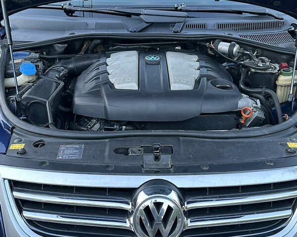 Синій Фольксваген Туарег, об'ємом двигуна 3 л та пробігом 306 тис. км за 12500 $, фото 17 на Automoto.ua