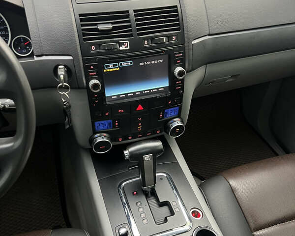 Синій Фольксваген Туарег, об'ємом двигуна 2.97 л та пробігом 236 тис. км за 11900 $, фото 26 на Automoto.ua