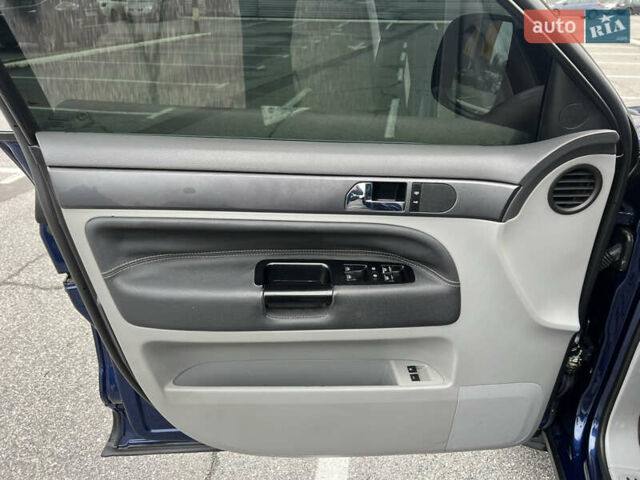 Синій Фольксваген Туарег, об'ємом двигуна 2.97 л та пробігом 236 тис. км за 11900 $, фото 13 на Automoto.ua