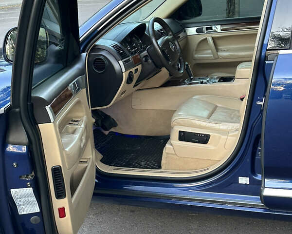 Синій Фольксваген Туарег, об'ємом двигуна 3 л та пробігом 306 тис. км за 12500 $, фото 16 на Automoto.ua