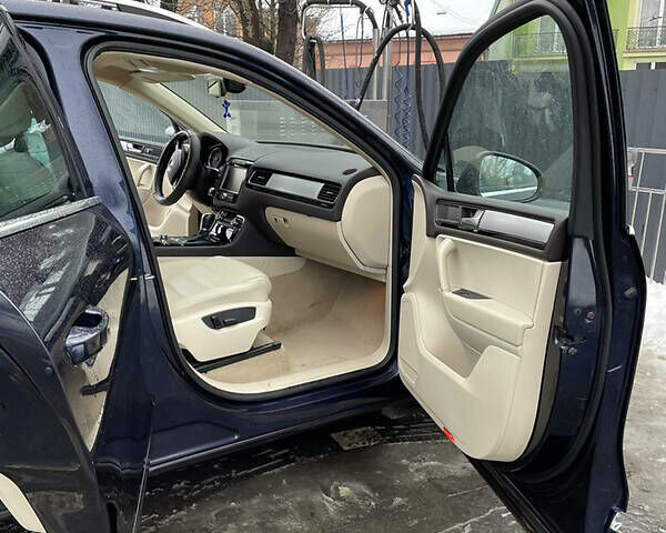 Синий Фольксваген Туарег, объемом двигателя 3 л и пробегом 201 тыс. км за 15500 $, фото 13 на Automoto.ua