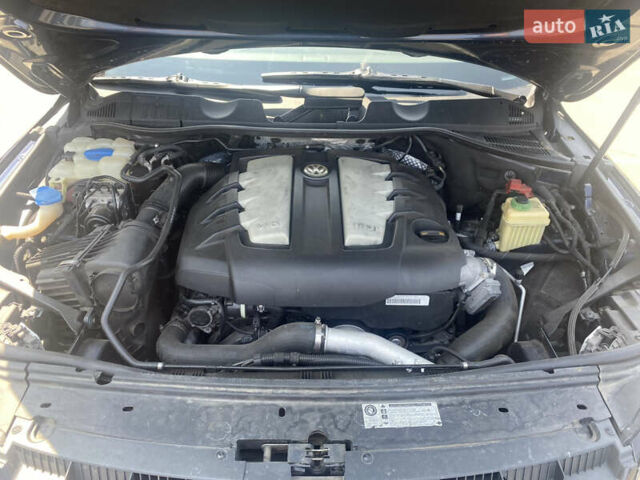 Синий Фольксваген Туарег, объемом двигателя 2.97 л и пробегом 249 тыс. км за 17300 $, фото 13 на Automoto.ua