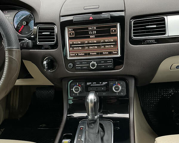 Синий Фольксваген Туарег, объемом двигателя 3 л и пробегом 201 тыс. км за 15500 $, фото 26 на Automoto.ua