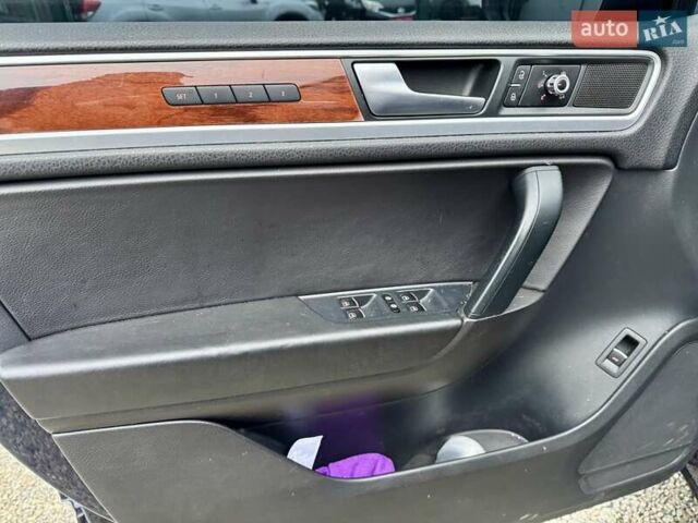 Синій Фольксваген Туарег, об'ємом двигуна 2.97 л та пробігом 243 тис. км за 14999 $, фото 21 на Automoto.ua