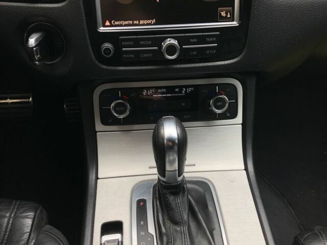 Синій Фольксваген Туарег, об'ємом двигуна 3 л та пробігом 430 тис. км за 15500 $, фото 19 на Automoto.ua