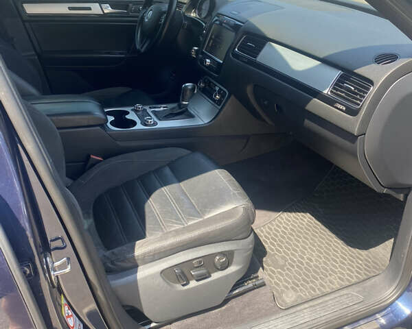 Синий Фольксваген Туарег, объемом двигателя 2.97 л и пробегом 249 тыс. км за 17300 $, фото 10 на Automoto.ua