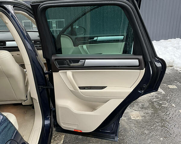 Синий Фольксваген Туарег, объемом двигателя 3 л и пробегом 201 тыс. км за 15500 $, фото 15 на Automoto.ua