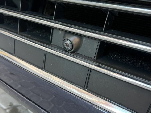 Синий Фольксваген Туарег, объемом двигателя 3 л и пробегом 317 тыс. км за 18000 $, фото 3 на Automoto.ua