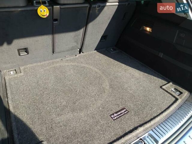 Синий Фольксваген Туарег, объемом двигателя 3 л и пробегом 195 тыс. км за 21000 $, фото 14 на Automoto.ua