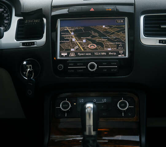 Синий Фольксваген Туарег, объемом двигателя 2.97 л и пробегом 241 тыс. км за 16500 $, фото 19 на Automoto.ua