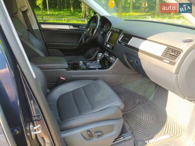 Синий Фольксваген Туарег, объемом двигателя 3 л и пробегом 195 тыс. км за 21000 $, фото 26 на Automoto.ua