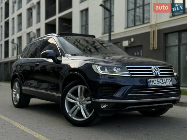 Синий Фольксваген Туарег, объемом двигателя 2.97 л и пробегом 272 тыс. км за 16200 $, фото 2 на Automoto.ua