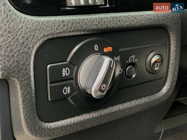 Синий Фольксваген Туарег, объемом двигателя 3 л и пробегом 210 тыс. км за 20999 $, фото 47 на Automoto.ua