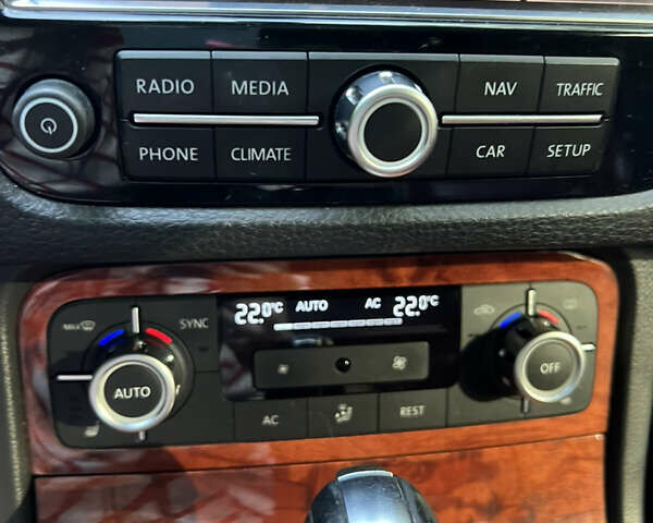 Синій Фольксваген Туарег, об'ємом двигуна 2.97 л та пробігом 360 тис. км за 14900 $, фото 35 на Automoto.ua