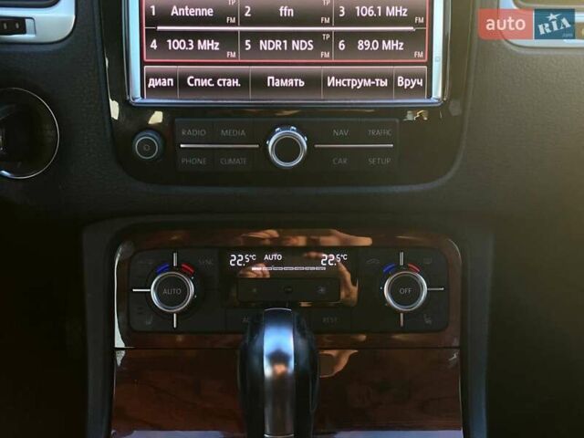 Синий Фольксваген Туарег, объемом двигателя 2.97 л и пробегом 370 тыс. км за 14600 $, фото 13 на Automoto.ua