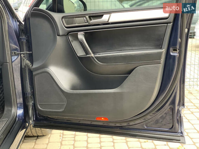 Синий Фольксваген Туарег, объемом двигателя 3 л и пробегом 210 тыс. км за 20999 $, фото 33 на Automoto.ua