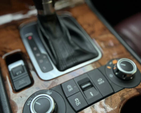 Синій Фольксваген Туарег, об'ємом двигуна 2.97 л та пробігом 360 тис. км за 14900 $, фото 21 на Automoto.ua