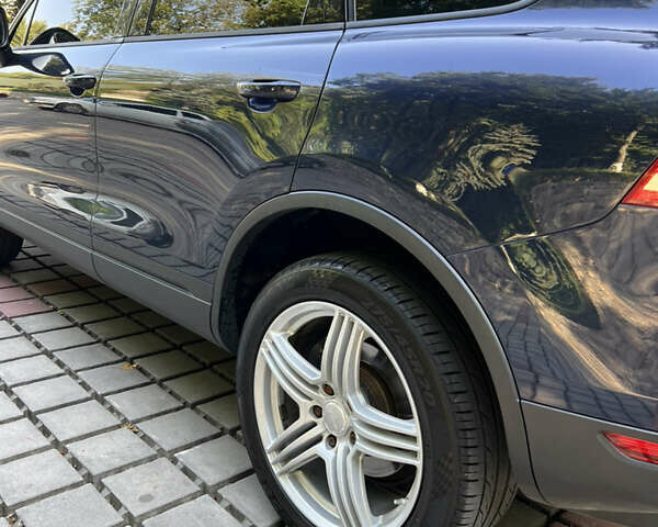 Синій Фольксваген Туарег, об'ємом двигуна 2.97 л та пробігом 360 тис. км за 14900 $, фото 10 на Automoto.ua