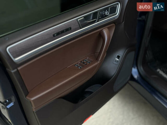 Синий Фольксваген Туарег, объемом двигателя 2.97 л и пробегом 272 тыс. км за 16200 $, фото 14 на Automoto.ua