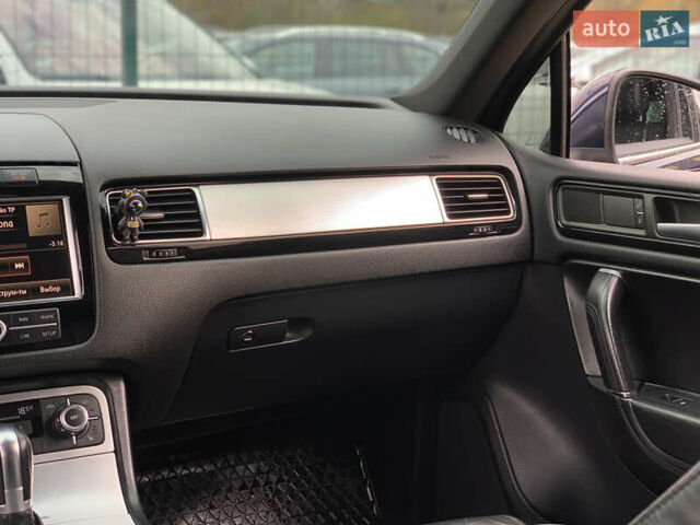 Синий Фольксваген Туарег, объемом двигателя 3 л и пробегом 210 тыс. км за 20999 $, фото 60 на Automoto.ua