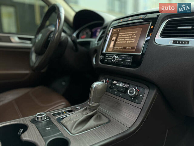 Синий Фольксваген Туарег, объемом двигателя 2.97 л и пробегом 272 тыс. км за 16200 $, фото 22 на Automoto.ua